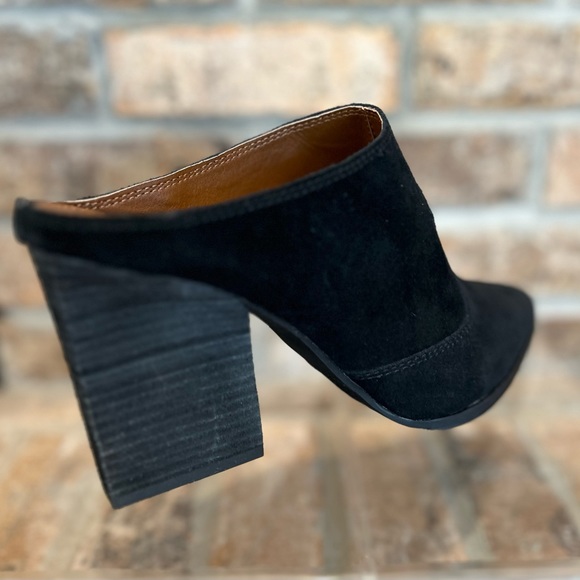 Donald Pliner Vama Stack Heeled Suede Mule - Picture 6 of 11